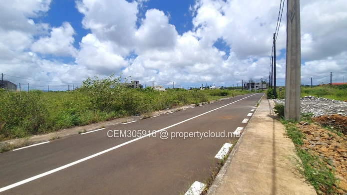 Terrain Commercial et Résidentiel à Vendre – Lotissement Rose Belle | 10,75 Perches 