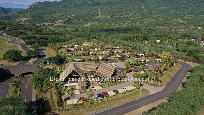 Luxueuses villas 4 chambres proche mer & montagnes à Rivière Noire – Ile Maurice