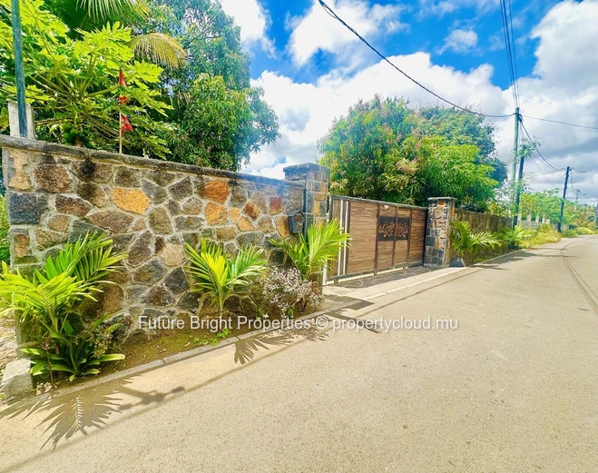 For Sale: Spacious Residential Plot In Poudre D’Or Hamlet!