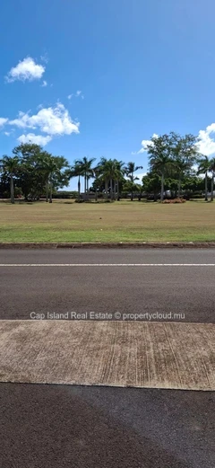 Prestigious Corner Plot for Sale – Royal Park, Balaclava