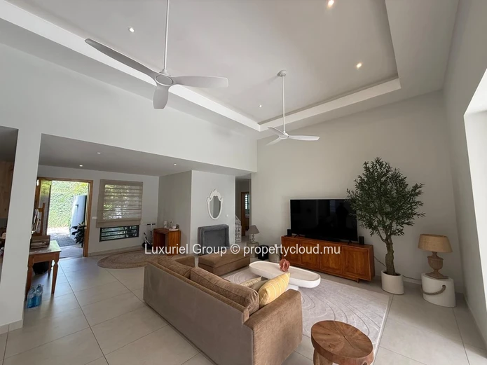 Contemporary Villa with Private Pool for Long-Term Rent in Grand Baie