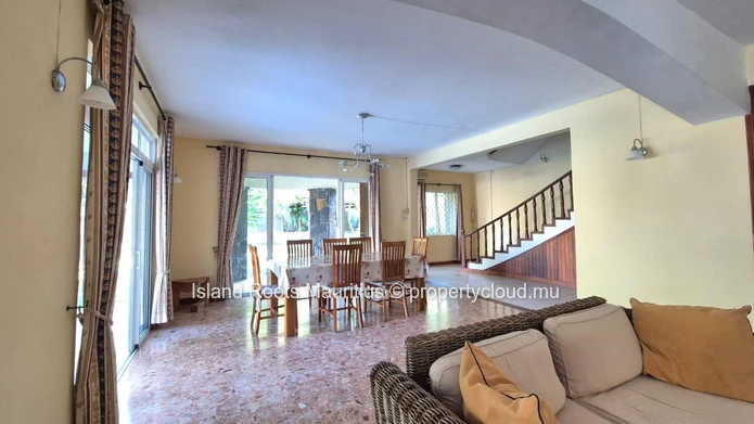 Beautiful villa for holiday rental, located in Pointe Aux Canonniers