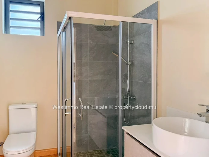 Appartement 3 chambres avec rooftop privé et vue mer à Flic en Flac à vendre