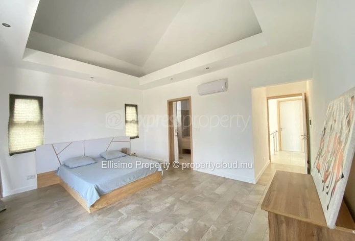 For Sale – Modern Villa in Péreybère