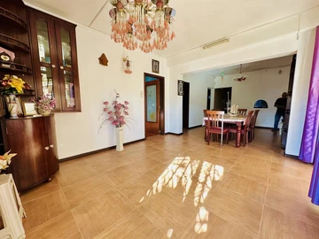 6 Bedroom House
