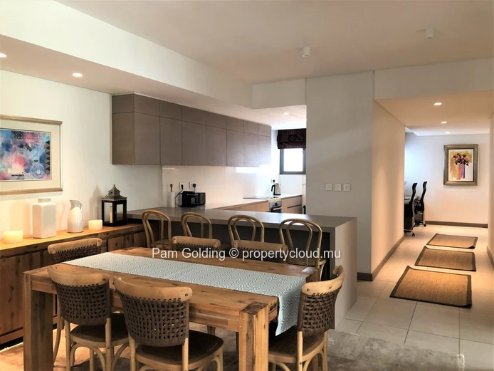 Modern with charm, 3 bedrooms apartment on the golf