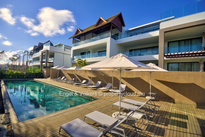 Luxury ground floor apartment Near the Beach