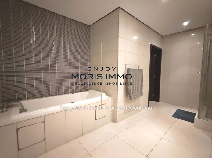 Appartement de prestige  – 3 chambres | 240 m² | Piscine rooftop | Accessible aux étrangers (RES) | Île Maurice