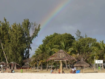 Splendid 4-bedroom villa with direct beach access and lagoon view