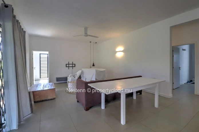 Villa moderne de plain-pied à Saint-Antoine avec 3 chambres.