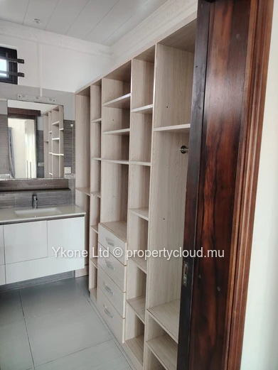 House To Rent In Trou aux Biches