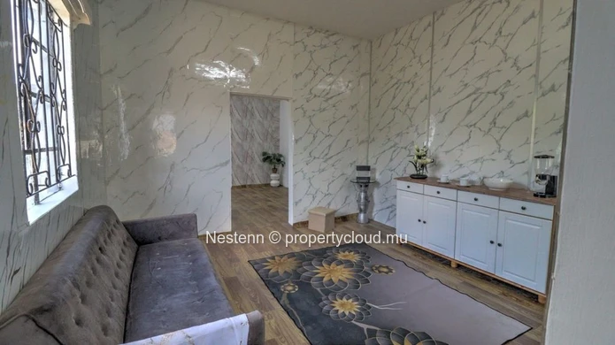 Spacious 4-Bedroom House for Sale in Phoenix – Great Family Opportunity!