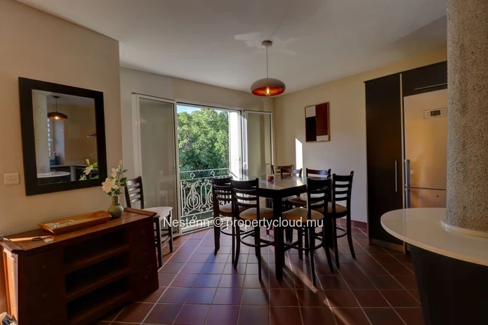 Duplex contemporain 2 chambres dans une résidence sécurisée au bord du lac
