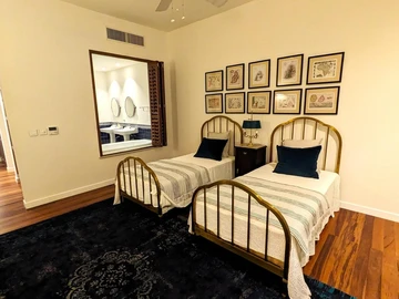 5 Bedroom Villa