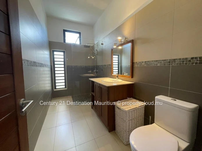 Between lagoon and island lifestyle: villa with pool at the gateway to Cap Malheureux
