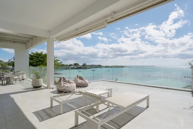FOR SALE – 3-bedroom penthouse with sea view, Pereybere