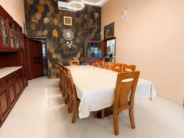 7 Bedroom House