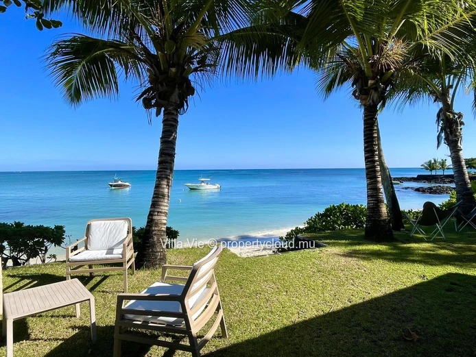 Grand Baie - Charmante villa de 3 chambres pieds dans l'eau