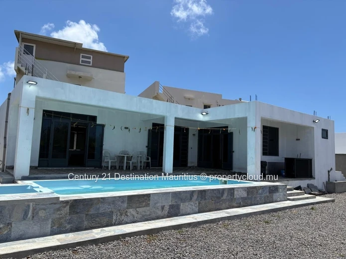 Brand New Family Home With Pool & Jacuzzi – North Coast