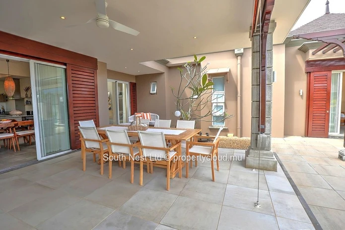 A unique villa where modernity meets tropical charm.