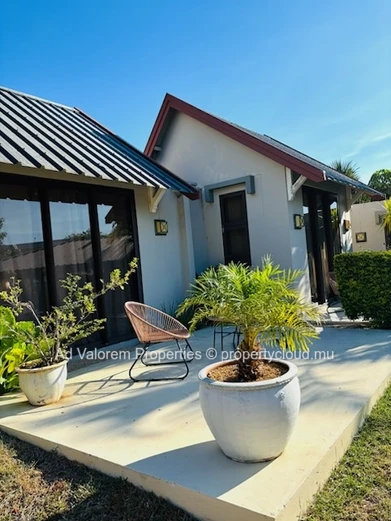 Charmante Maison Meublée à Vendre à Tamarin – Avec Piscine Privée