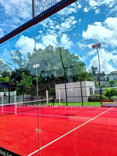 Luxurious 2-Bedroom Apartment in Grand Baie with Pool Access