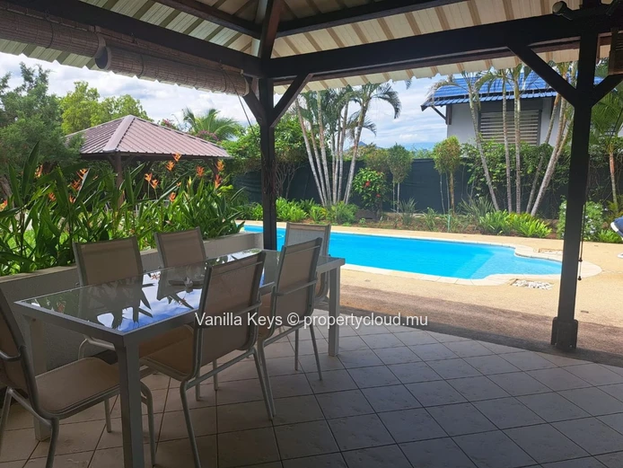 Live the Tropical Elegance -Local Investment Only