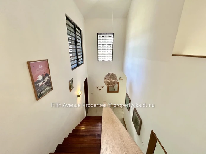 BLACK RIVER - 4 Bedrooms villa with mountain views