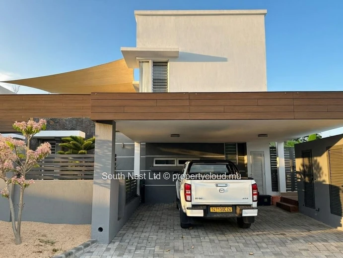 Exceptional villa nestled in nature in Rivière Noire