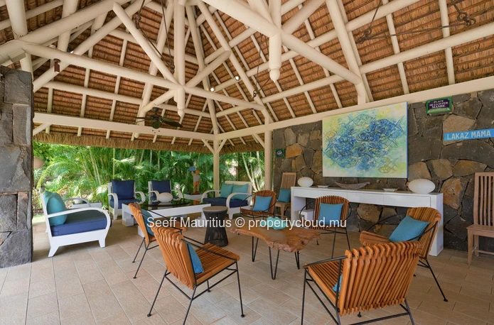 Propriété exquise : Une vie luxueuse dans un paradis sécurisé