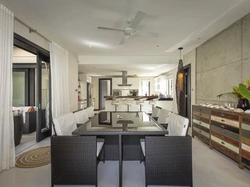 5 Bedroom Villa