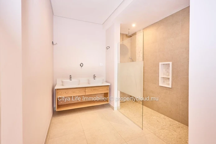 Appartement 4 chambres avec piscine à vendre à Belle Vue Harel