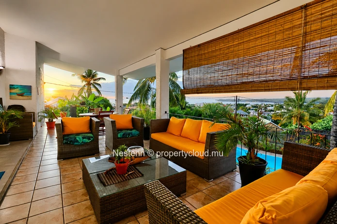 Belle maison de 3 chambres avec piscine, idéale pour une famille