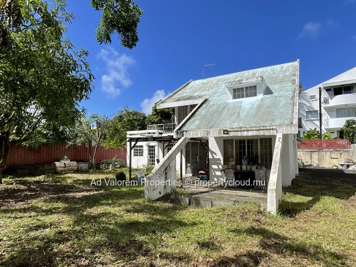 Exclusive Listing – High-Potential Property in a Prime Location in Péreybère (Sole Mandate)