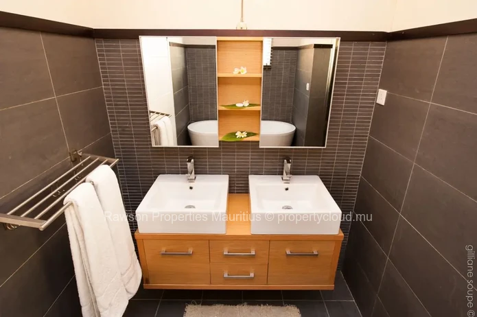 Duplex 4 chambres à vendre à Tamarin