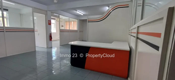 Office - 200m2 - Quatre Bornes - Ref. BU95567LO