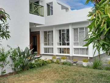 Ground floor of a house for rent as office in the center town of Quatre-Bornes- Good Opportunity !!