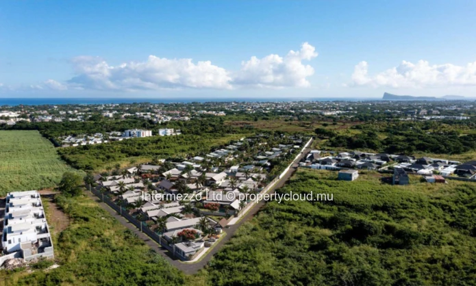PDS Villa for Sale in Grand Baie – 170 sqm Living Area, 401 sqm Plot, 3 Bedrooms, Private Pool, Tropical Kiosk – €670...