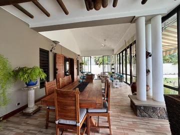 5 Bedroom Villa