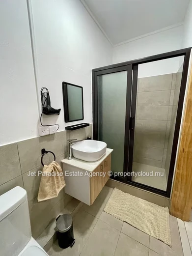 Modern Sea View Apartment with Swimming Pool