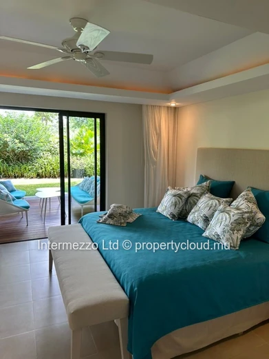 Appartement IRS Anahita à vendre – 2 chambres, jardin privatif 450 m² sur le golf –  Île Maurice