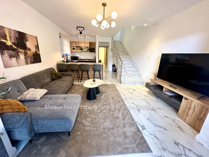 Furnished House with Pool in the Center of Quatre-Bornes