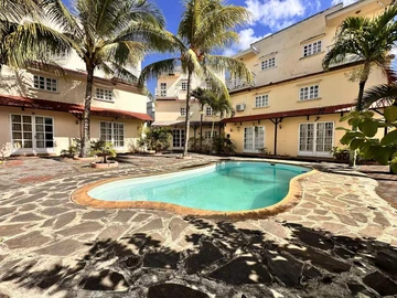 Triplex for Rent – At the Entrance of Mont Choisy Golf, Near the Beach