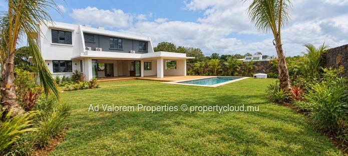 Maison 4 chambres avec piscine à vendre à Azuri