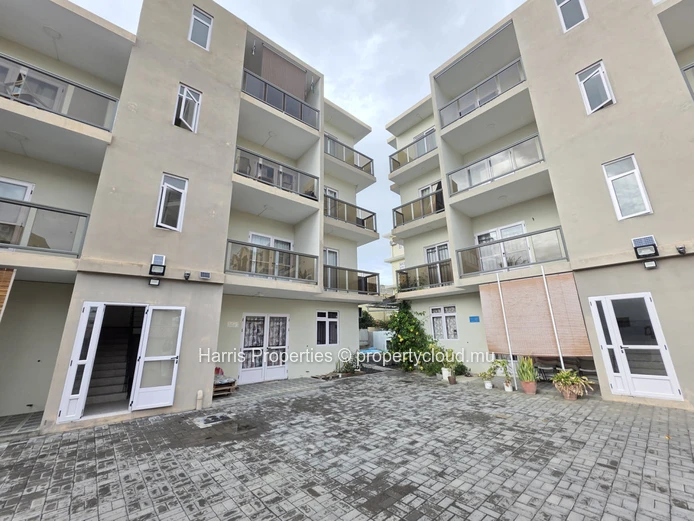 Magnifique appartement meublé au premier étage à louer à Pereybere