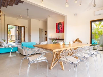6 Bedroom Villa