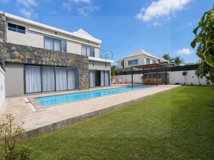 4-bedroom villa with private pool, near the beaches of Grand Baie