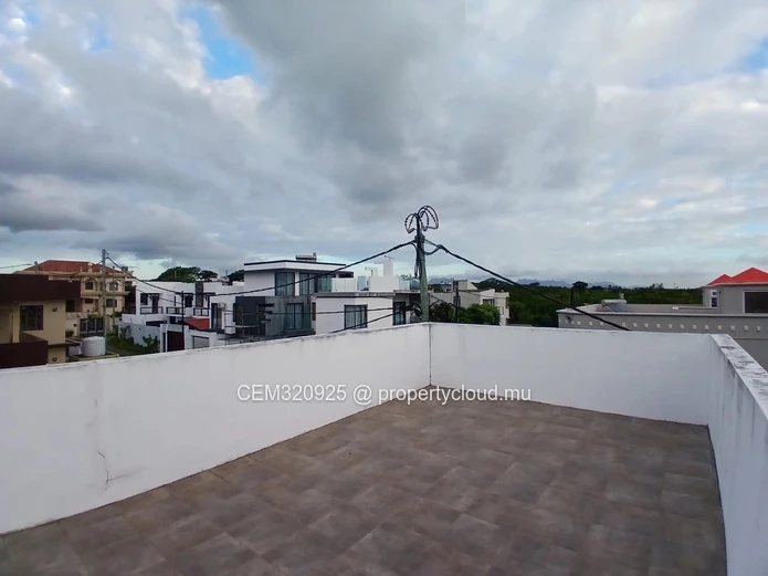 2 Bedrooms Furnished Apartment for Rent – Mont Choisy