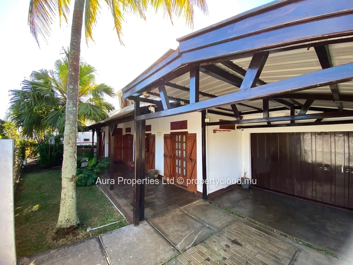 For Sale – House In Roche Brunes