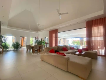 4 Bedroom Villa